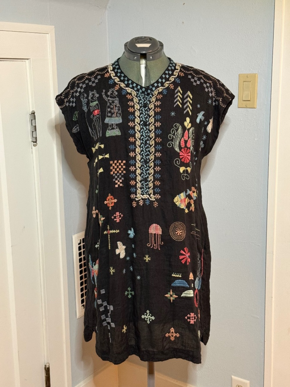 Johnny Was Pete & Greta Lemona Mavis Linen Heavily Embroidered Tunic Dress Small